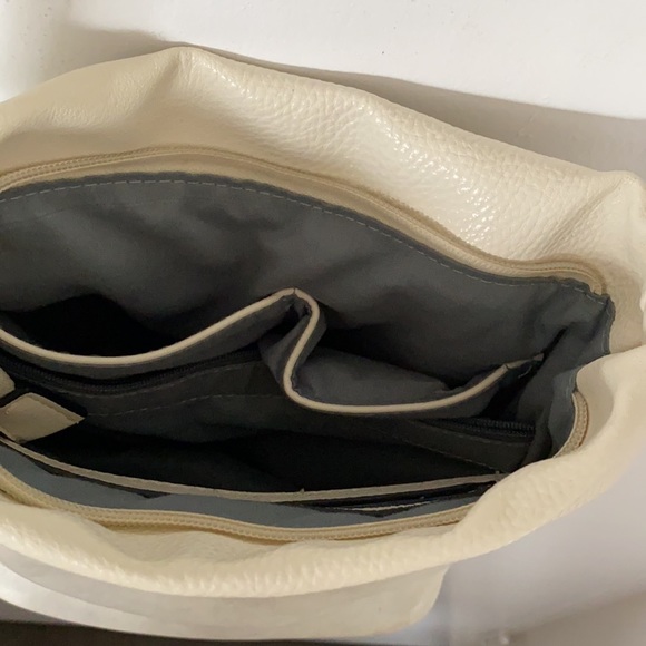 🌿 Dion White Leather Purse - Picture 3 of 5